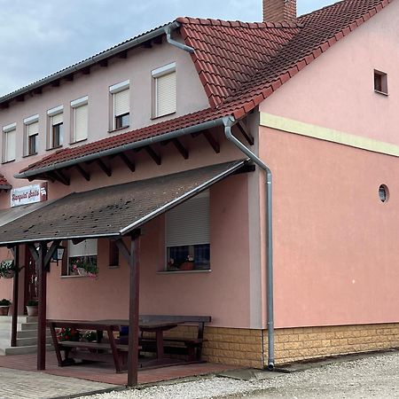 Hangulat Szallo Zalaszentbalazs Exteriér fotografie