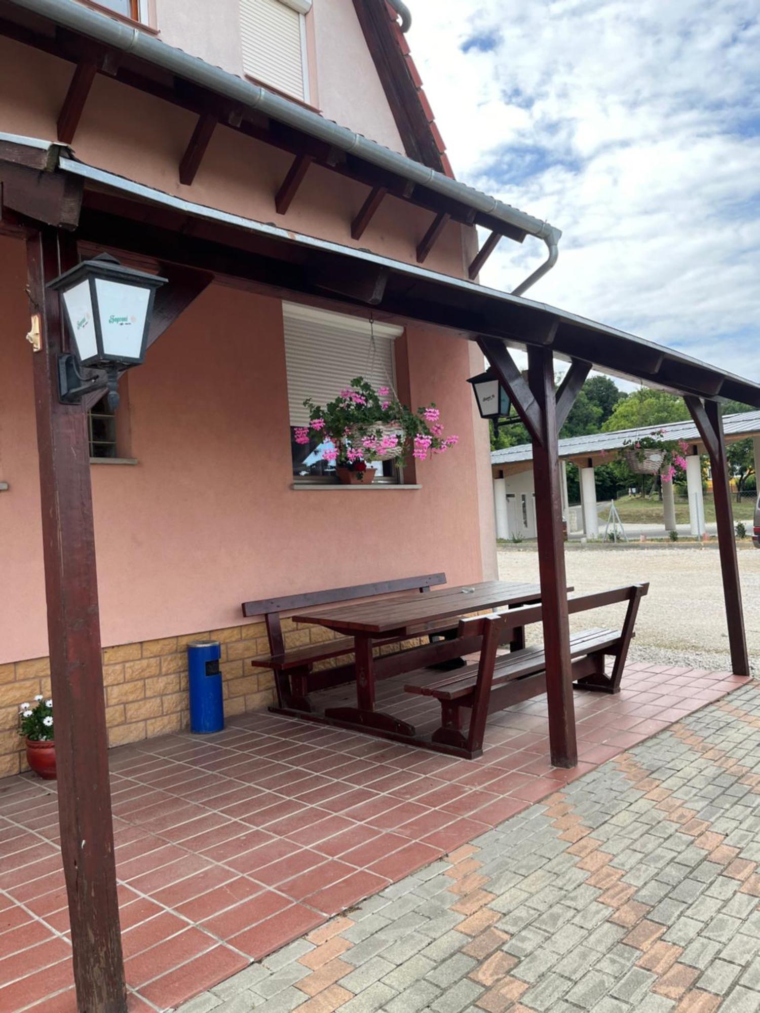 Hangulat Szallo Zalaszentbalazs Exteriér fotografie